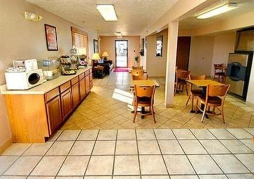 фото отеля Econo Lodge Limon