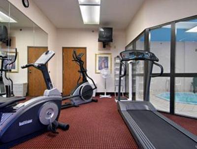 фото отеля Baymont Inn & Suites Topeka