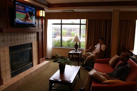 фото отеля Hampton Inn Boston Braintree