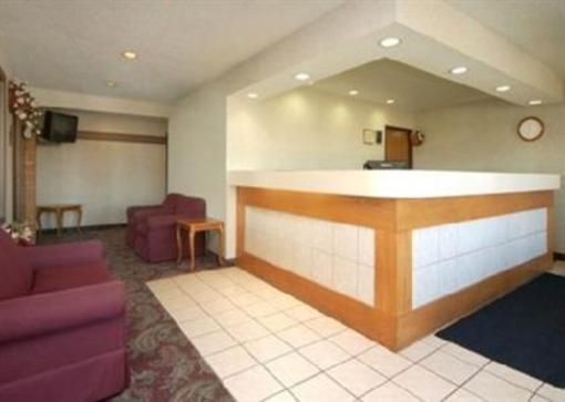 фото отеля Rodeway Inn Coopersville