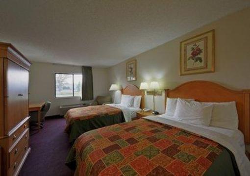 фото отеля Rodeway Inn Coopersville