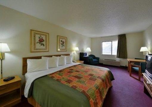 фото отеля Rodeway Inn Coopersville