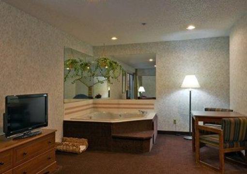 фото отеля Rodeway Inn Coopersville