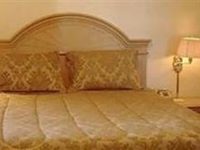 Beach House Inn and Suites