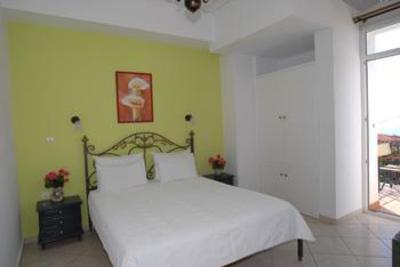 фото отеля Molyvos Queen Apartments
