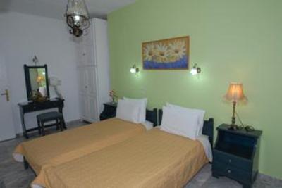фото отеля Molyvos Queen Apartments