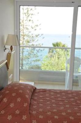 фото отеля Bristol Sea View Apartments