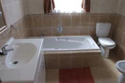 фото отеля Apartment 34 Columbine Avenue Johannesburg