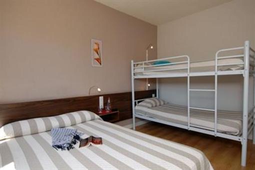 фото отеля Hotel Le Lagon Rochefort-du-Gard