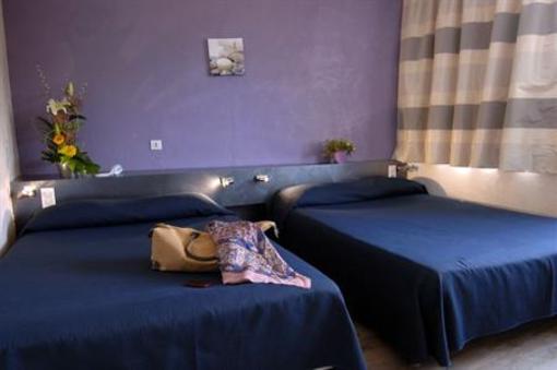 фото отеля Hotel Le Lagon Rochefort-du-Gard