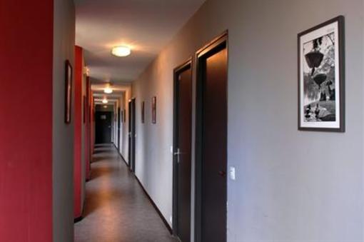 фото отеля Hotel Le Lagon Rochefort-du-Gard