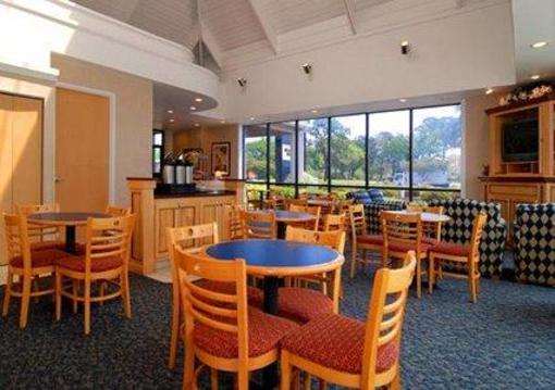 фото отеля Quality Inn Norfolk Naval Base