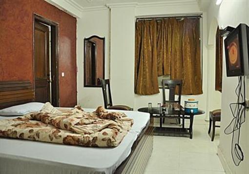 фото отеля Hotel R S International