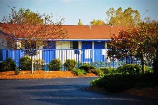 фото отеля Americas Best Value Inn & Suites-Canton Detroit