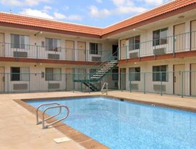фото отеля Super 8 Motel - Aurora Denver Area