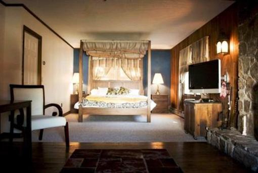 фото отеля Stone's Lodge under Mt. Stratton Bondville