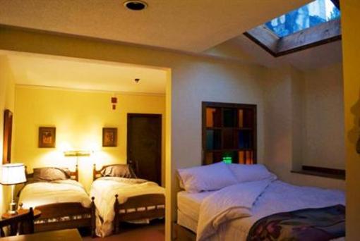 фото отеля Stone's Lodge under Mt. Stratton Bondville