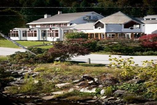 фото отеля Stone's Lodge under Mt. Stratton Bondville