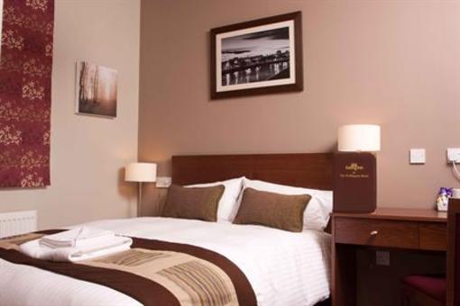 фото отеля Wellington Hotel