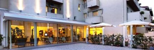 фото отеля Hotel Nives Riccione