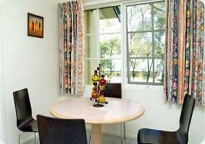 фото отеля Eltham Gateway Hotel Melbourne