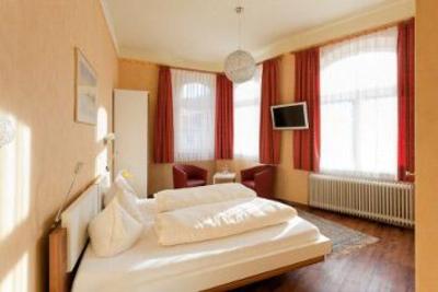 фото отеля Hotel Kühler Krug Freiburg im Breisgau