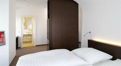 фото отеля Hotel Gude