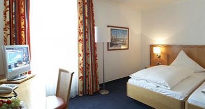 фото отеля Hotel Gude