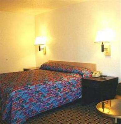 фото отеля New Six Inn and Suites Houston