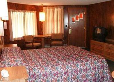фото отеля Lone Eagle Lodge And Snowmobile Rental
