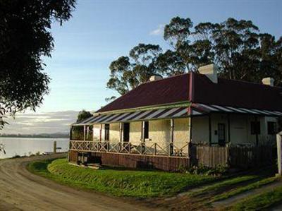 фото отеля Norfolk Bay Convict Station Bed and Breakfast Taranna