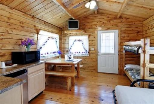 фото отеля Americas Best Value Inn by the River
