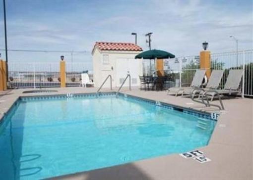 фото отеля Econo Lodge Inn & Suites El Paso