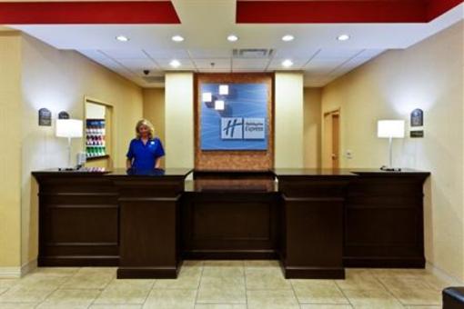 фото отеля Holiday Inn Express Hotel & Suites College Square