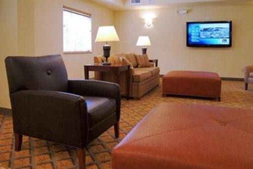 фото отеля Candlewood Suites Fort Myers Sanibel Gateway