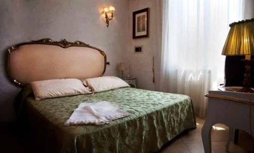 фото отеля La Petite Maison Hotel Viareggio