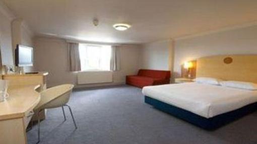 фото отеля Travelodge Reading Oxford Road