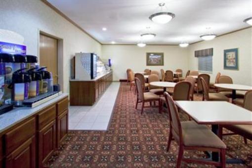фото отеля Holiday Inn Express Warsaw