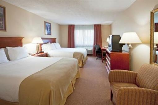 фото отеля Holiday Inn Express Warsaw