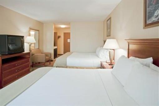 фото отеля Holiday Inn Express Warsaw