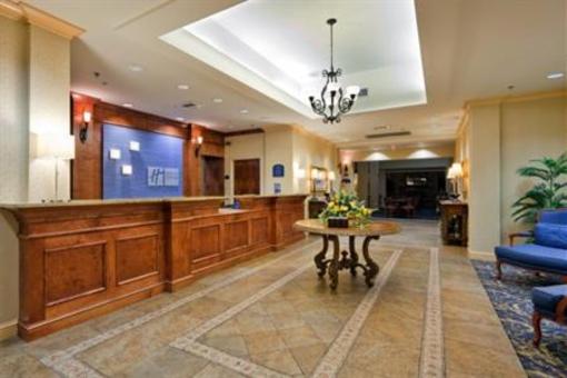 фото отеля Holiday Inn Express Hotel & Suites Montgomery/Boyd Cooper Parkway