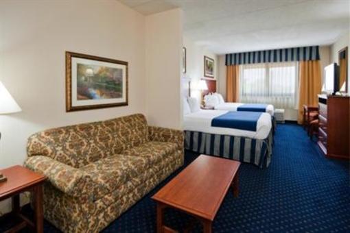 фото отеля Holiday Inn Express Hotel & Suites Montgomery/Boyd Cooper Parkway