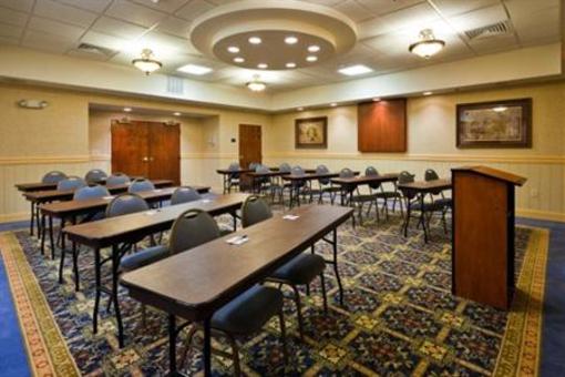 фото отеля Holiday Inn Express Hotel & Suites Montgomery/Boyd Cooper Parkway