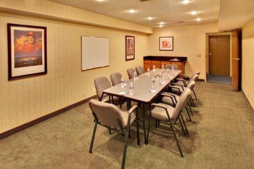 фото отеля Holiday Inn Express Cornhusker Lincoln (Nebraska)