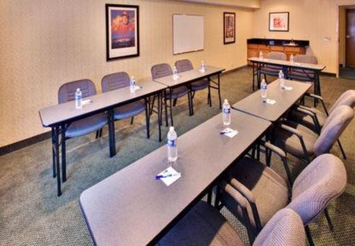 фото отеля Holiday Inn Express Cornhusker Lincoln (Nebraska)