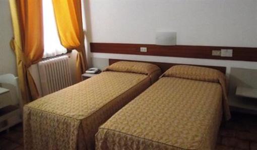 фото отеля Piccolo Hotel Milan