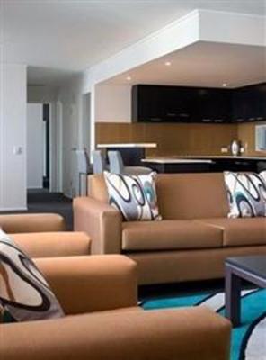фото отеля Ramada Hotel & Suites