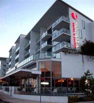 фото отеля Ramada Hotel & Suites