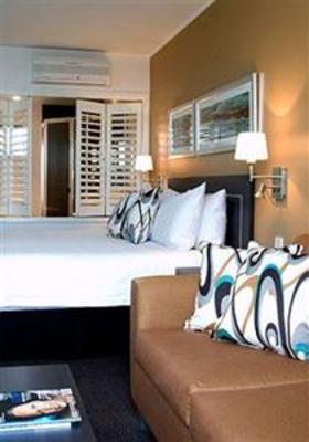 фото отеля Ramada Hotel & Suites