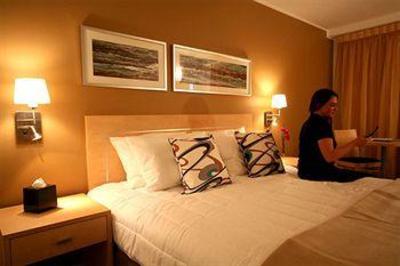 фото отеля Ramada Hotel & Suites